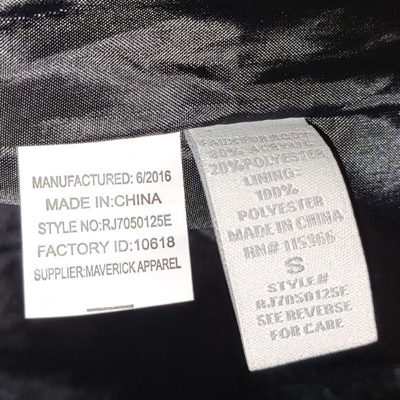 CHARLOTTE RUSSE | Black Faux Fur Cozy Vest - Picture 6 of 9